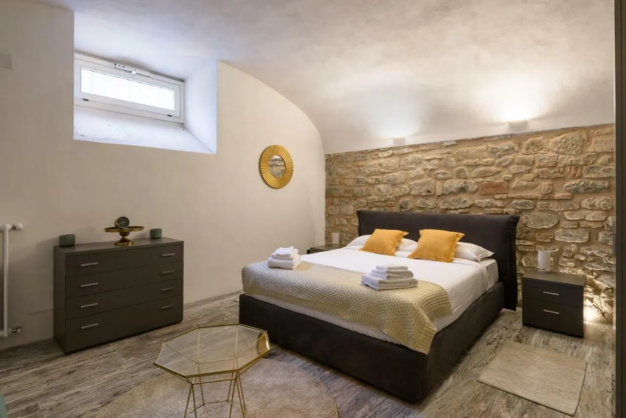 Leopardi Luxury Maison With Garden And Jacuzzi: 10 People Apartment Florence 0*,  Italy
