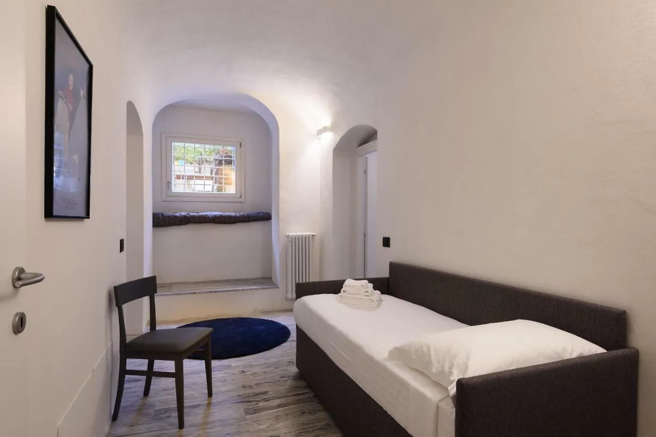 Leopardi Luxury Maison With Garden And Jacuzzi: 10 People Apartment Florence