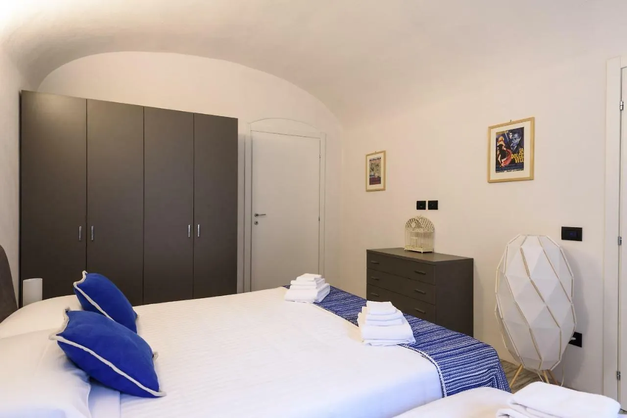 Leopardi Luxury Maison With Garden And Jacuzzi: 10 People Apartment Florence Italy