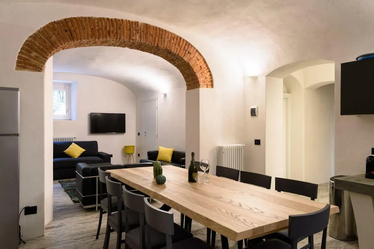Leopardi Luxury Maison With Garden And Jacuzzi: 10 People Apartment Florence