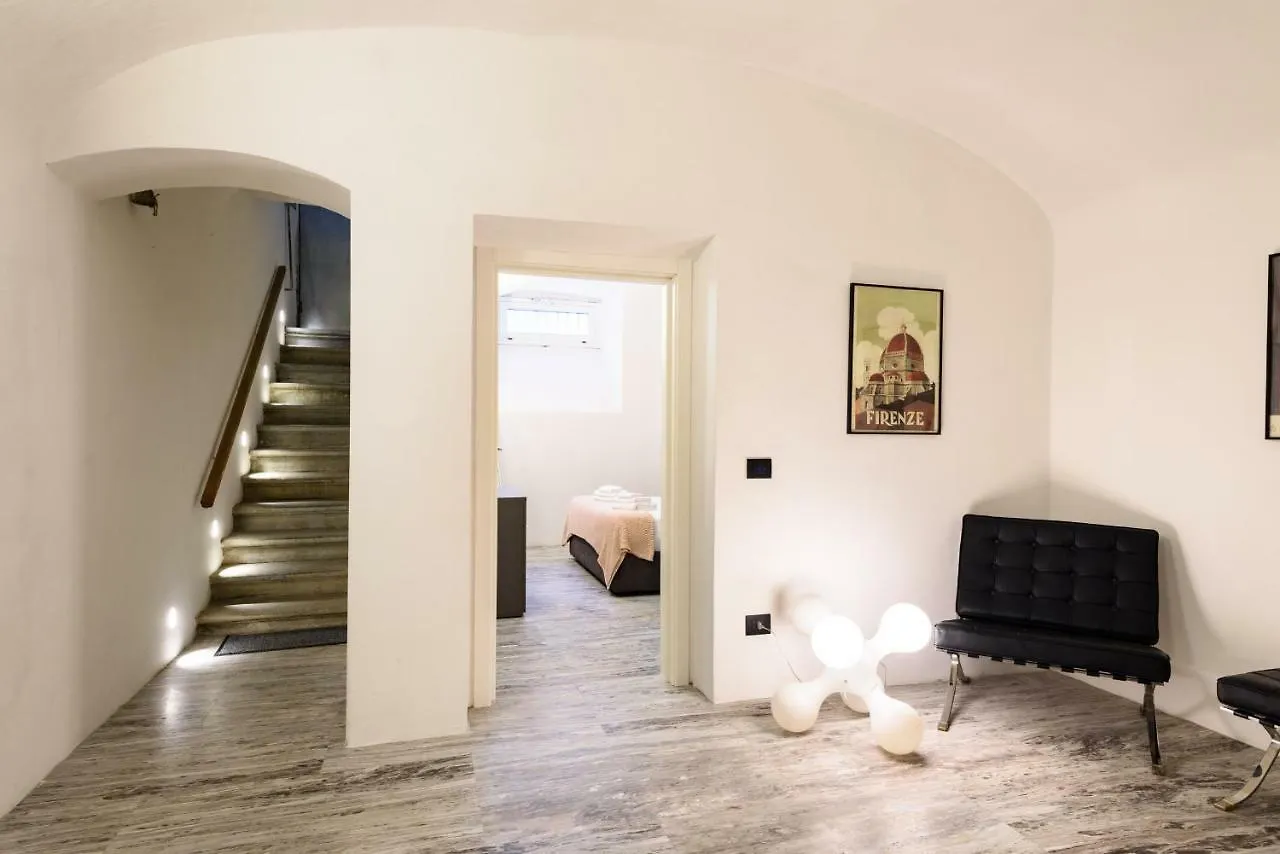 Leopardi Luxury Maison With Garden And Jacuzzi: 10 People Apartment Florence