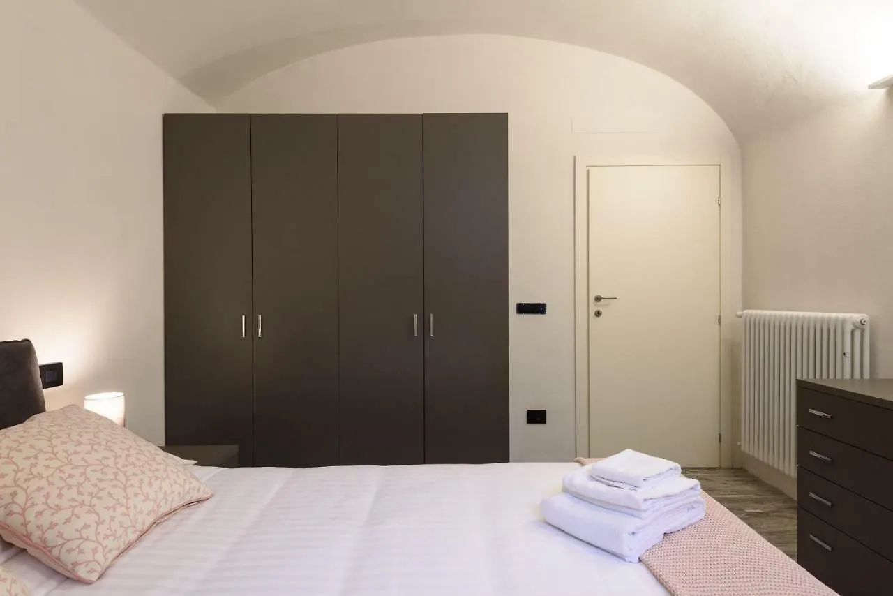 Leopardi Luxury Maison With Garden And Jacuzzi: 10 People Apartment Florence 0*,