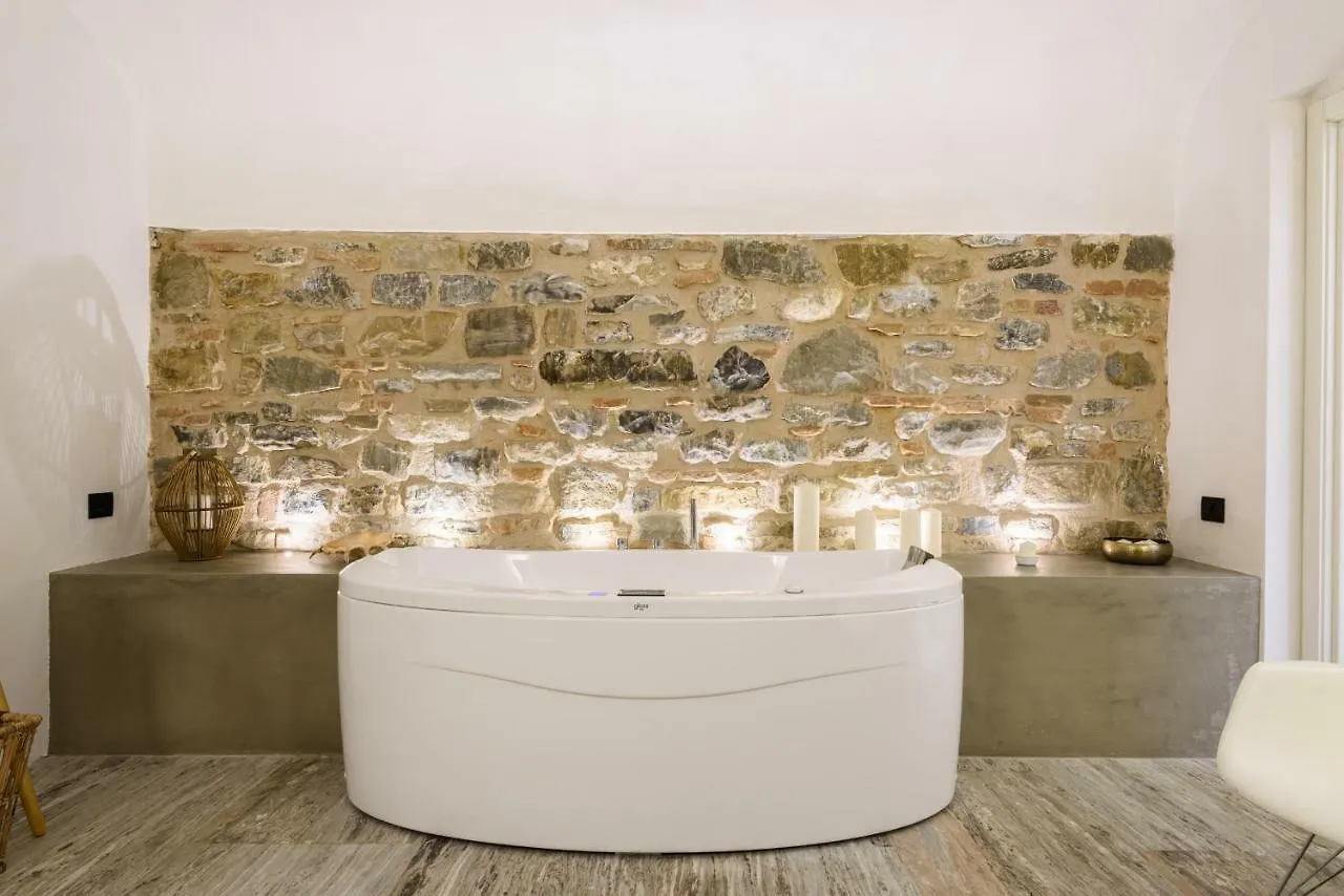 Leopardi Luxury Maison With Garden And Jacuzzi: 10 People Apartment Florence